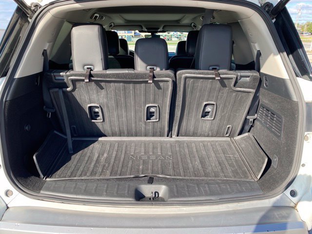 Used 2023 Nissan Pathfinder Platinum w/ Lighting Package (N93) AWD/4WD image 4