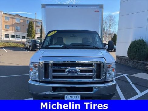Used 2024 Ford E-450 and Econoline 450 Super Duty w/ Power Windows & Locks Group image 2