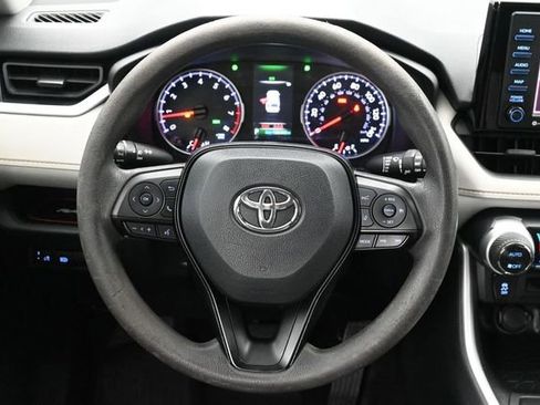 Used 2020 Toyota RAV4 XLE FWD image 22