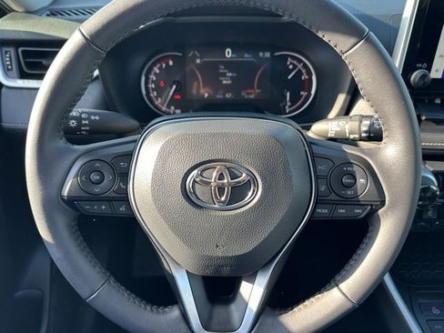 Used 2025 Toyota RAV4 XLE image 46