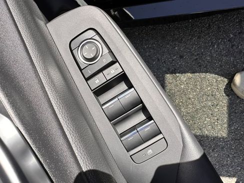 New 2026 Toyota Prius Plug-In Hybrid FWD image 25