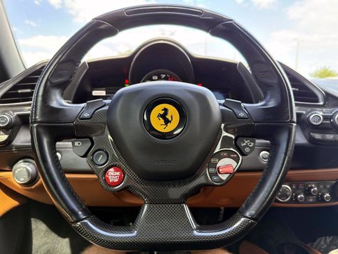 Used 2018 Ferrari 488 Spider image 32
