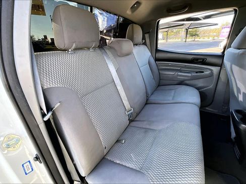 Used 2015 Toyota Tacoma 4x4 Double Cab w/ SR5 Package image 20