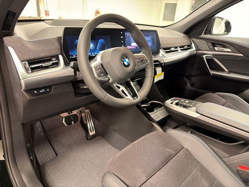 New 2026 BMW X2 xDrive28i w/ Technology Package AWD/4WD image 4