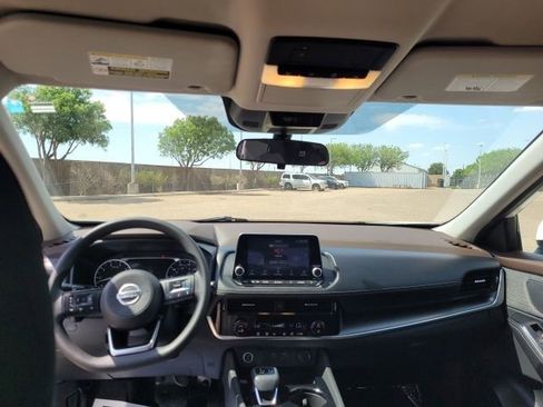 Used 2021 Nissan Rogue SV AWD/4WD image 23