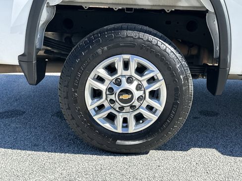 Used 2024 Chevrolet Silverado 2500 LT image 17