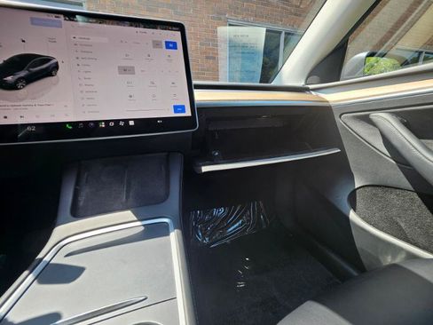 Used 2023 Tesla Model Y Long Range AWD/4WD image 57