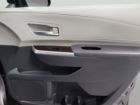 Certified 2021 Toyota Sienna XLE image 15