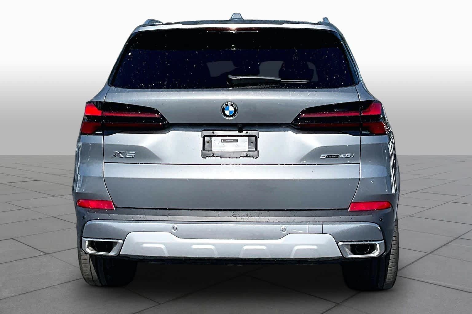 Used 2025 BMW X5 sDrive40i w/ Premium Package RWD image 5