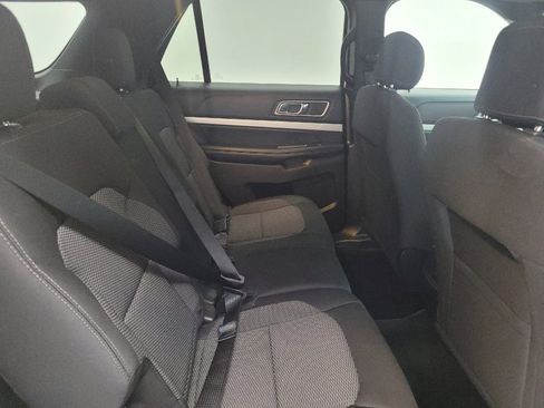 Used 2016 Ford Explorer XLT AWD/4WD image 19