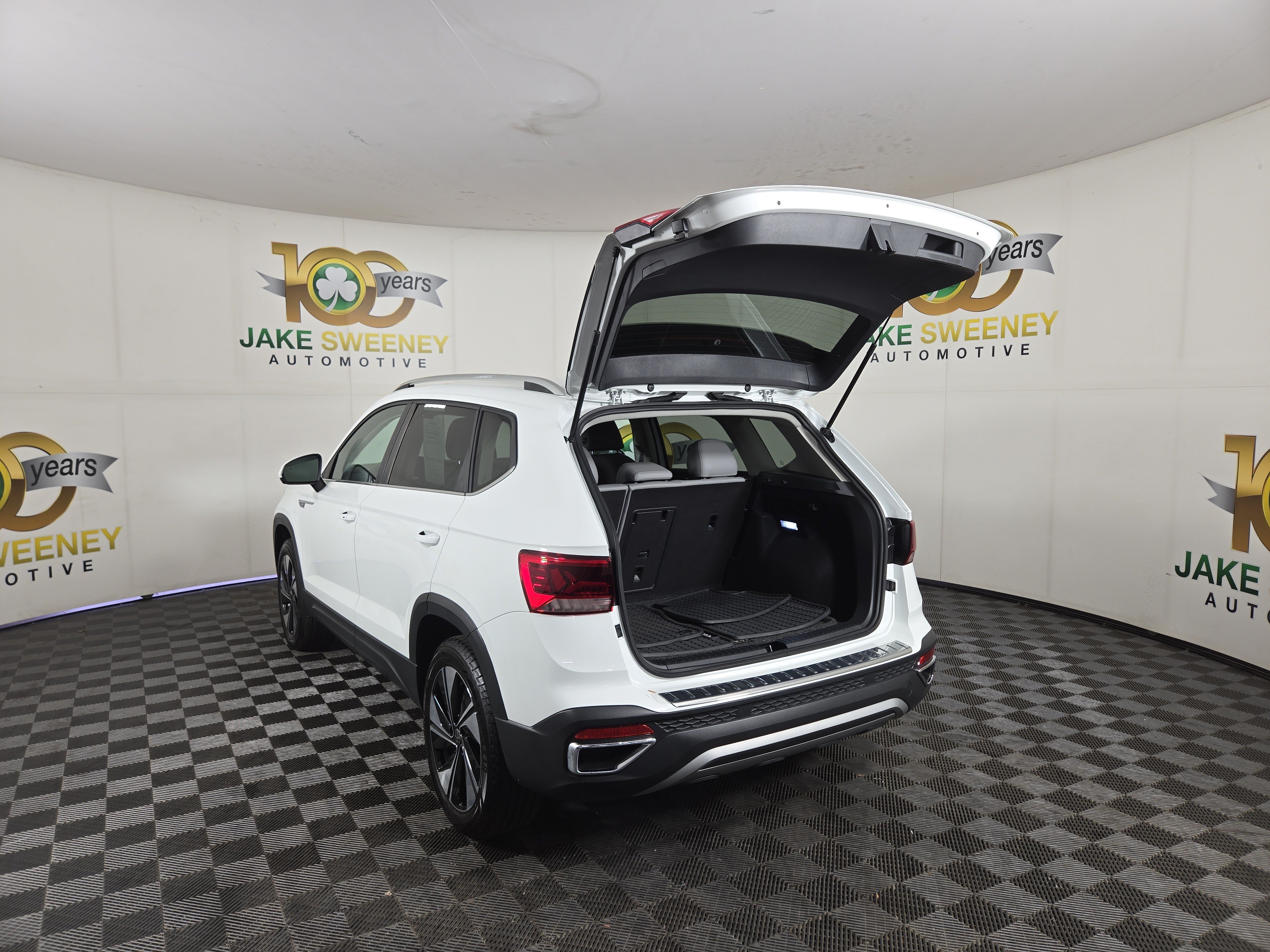 Used 2024 Volkswagen Taos SE AWD/4WD image 30