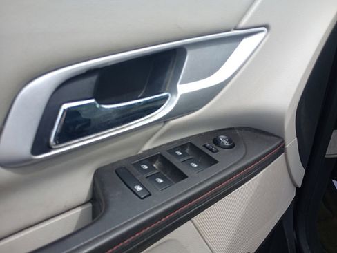 Used 2011 GMC Terrain SLT image 13