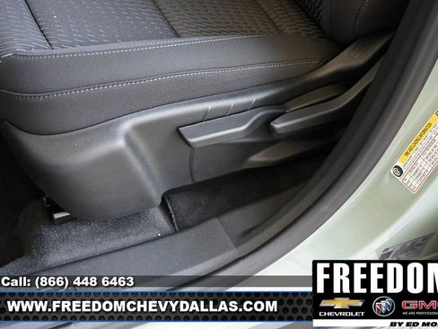 New 2025 Chevrolet Equinox LT w/ Safety and Technology Package image 33