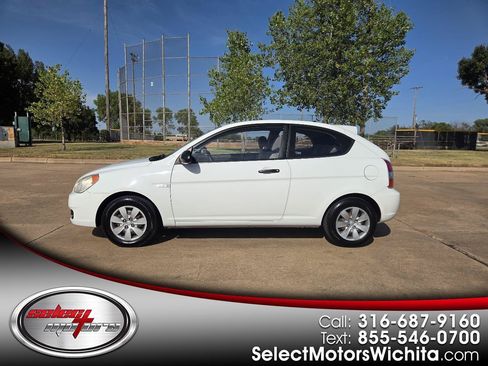 Used 2009 Hyundai Accent GS FWD image 1