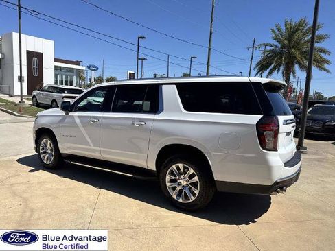 Used 2023 Chevrolet Suburban Premier image 8