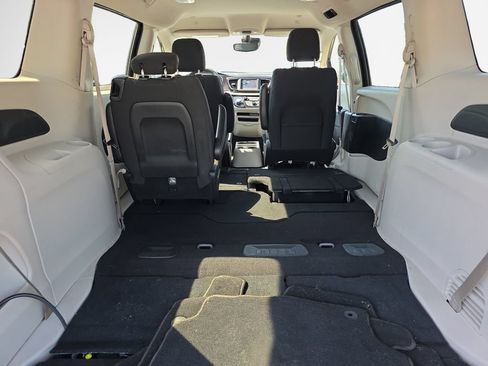 Used 2023 Chrysler Voyager LX FWD image 23