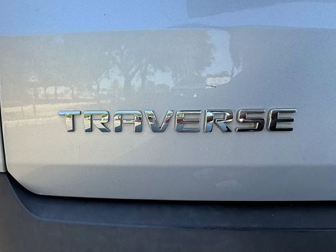 Used 2018 Chevrolet Traverse LS FWD image 33