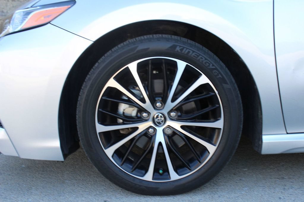 Used 2019 Toyota Camry SE w/ Convenience Package FWD image 31