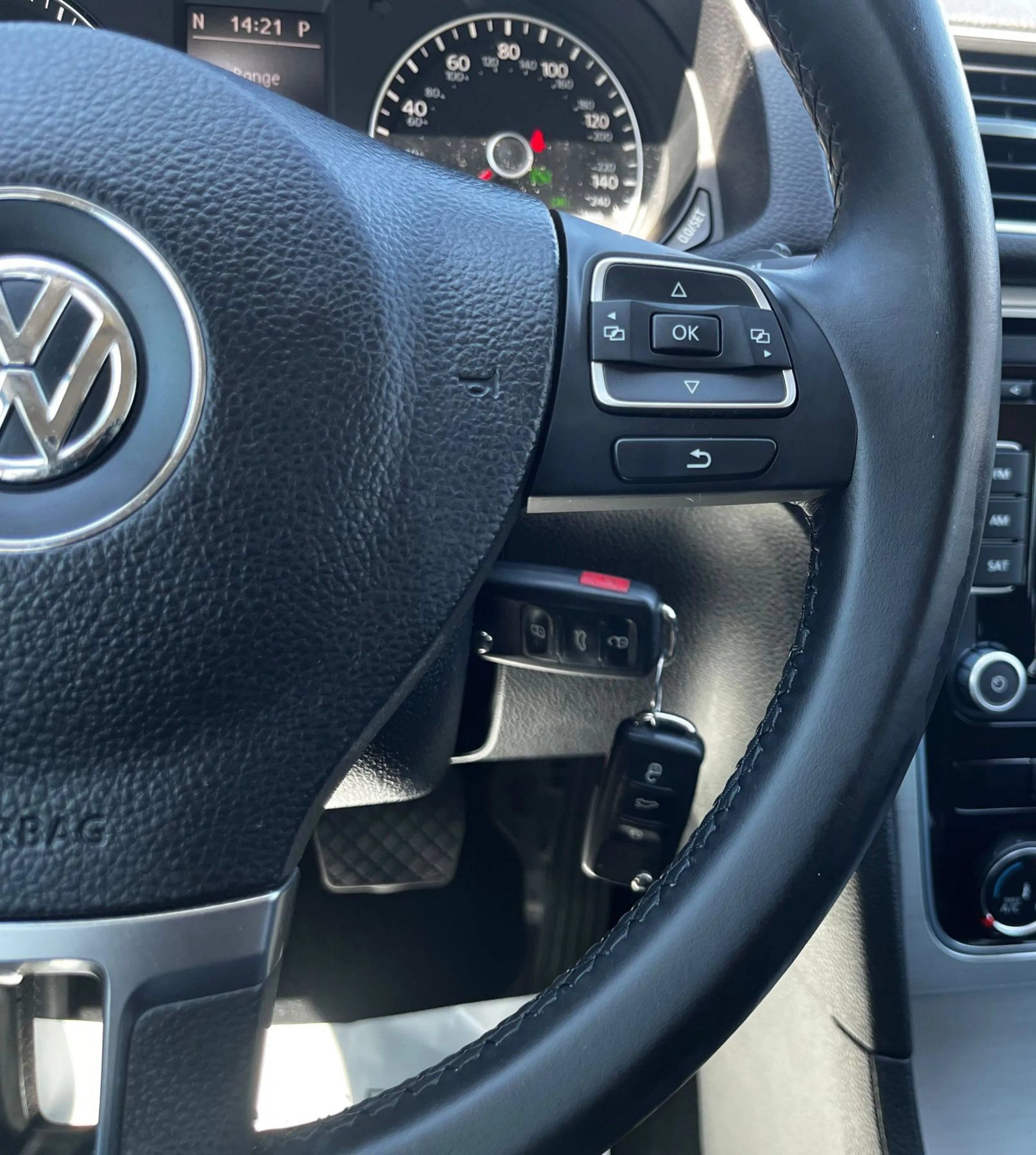 Used 2013 Volkswagen Passat 2.5 SE FWD image 27