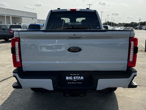 New 2026 Ford F250 Lariat w/ Black Appearance Package AWD/4WD image 9