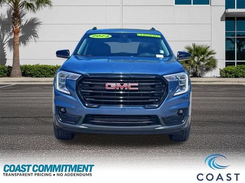 Used 2024 GMC Terrain SLT w/ Elevation Edition AWD/4WD image 2