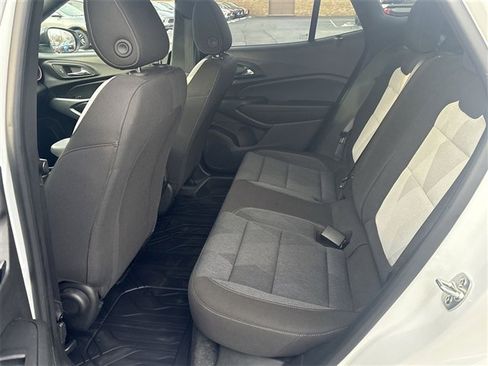 Used 2024 Chevrolet Trax RS w/ Driver Confidence Package image 22