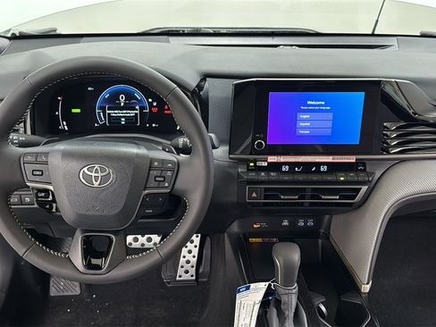 New 2026 Toyota Camry SE image 9