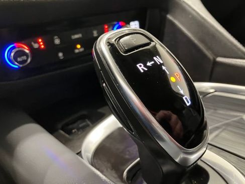 Used 2020 Buick Enclave Essence image 45