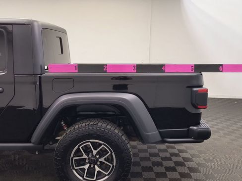 Used 2020 Jeep Gladiator Rubicon AWD/4WD image 18