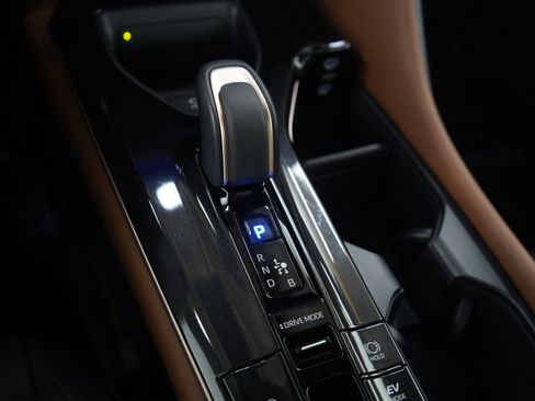 Used 2026 Toyota Crown Limited image 24