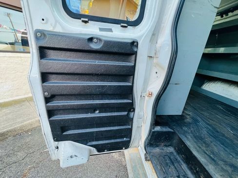 Used 2015 GMC Savana 2500 image 14