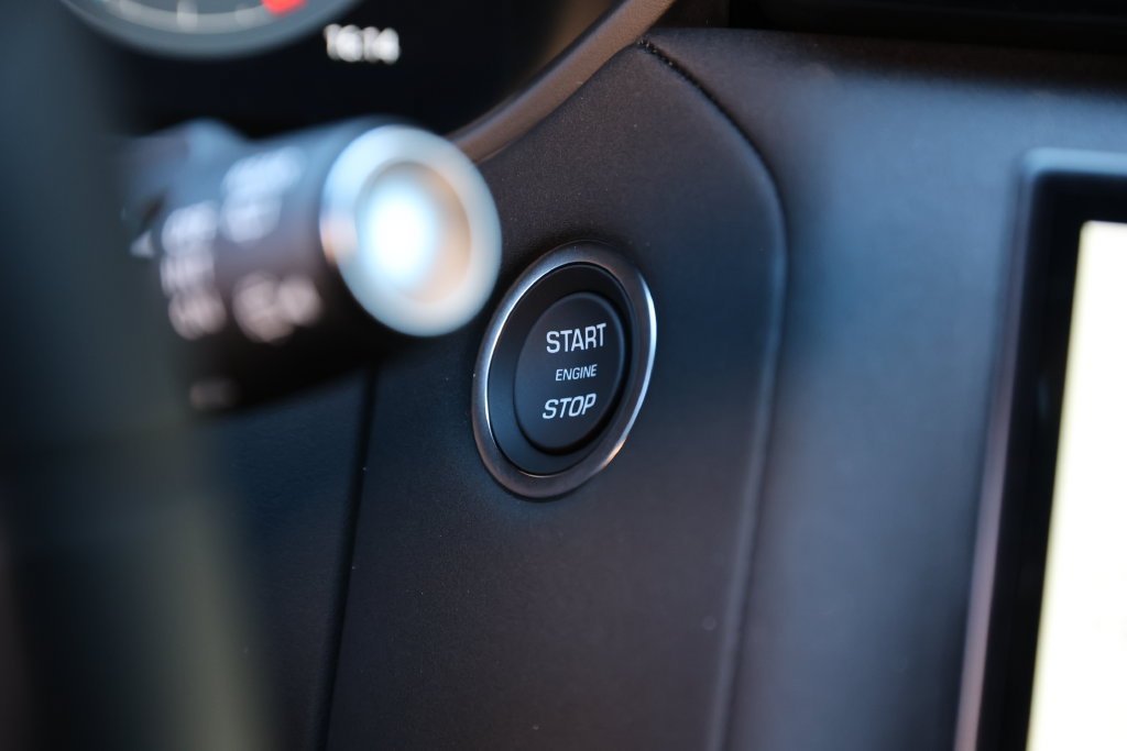 New 2026 Land Rover Range Rover Velar S AWD/4WD image 18
