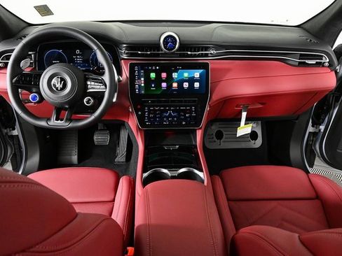 New 2025 Maserati Grecale GT image 20