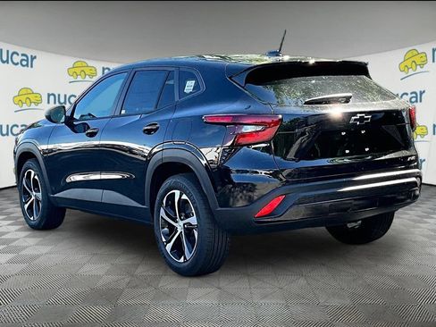 New 2026 Chevrolet Trax RS w/ Sunroof Package FWD image 5
