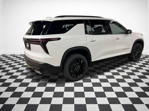 New 2026 Chevrolet Traverse LT w/ Midnight/Sport Edition AWD/4WD image 8