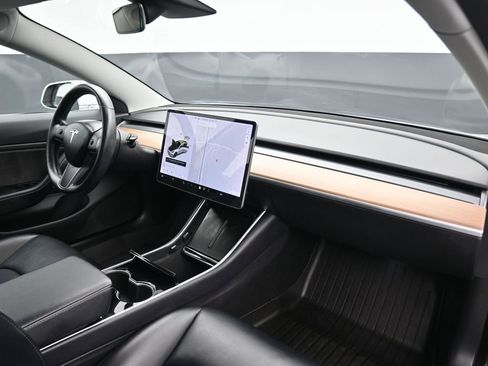 Used 2018 Tesla Model 3 Long Range image 41