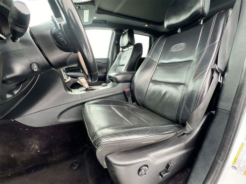 Used 2017 Jeep Grand Cherokee Overland w/ Jeep Active Safety Group image 16