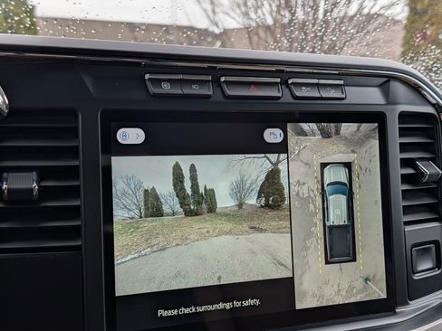 Used 2023 Ford F350 Lariat w/ FX4 Off-Road Package image 21