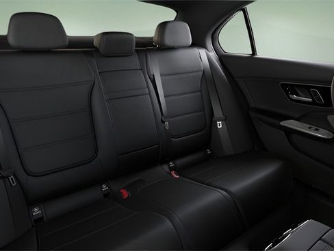 Used 2025 Mercedes-Benz C 300 Sedan image 40