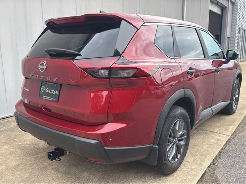 Certified 2025 Nissan Rogue S FWD image 3