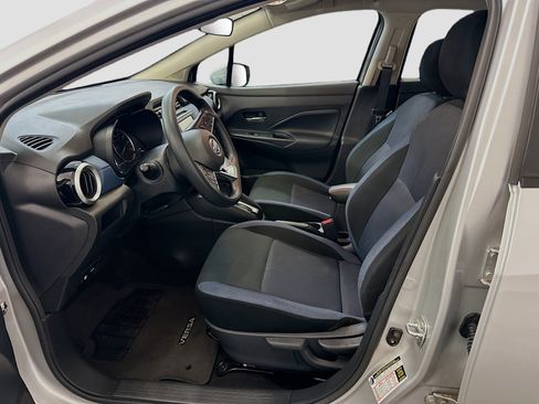 Used 2025 Nissan Versa SV FWD image 13