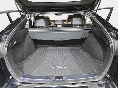 Used 2018 Toyota Prius Four image 14