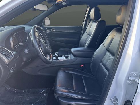 Used 2015 Jeep Grand Cherokee Limited w/ Trailer Tow Group IV image 4