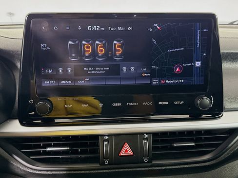 Used 2022 Kia Forte GT-Line w/ GT-Line Premium Package image 17