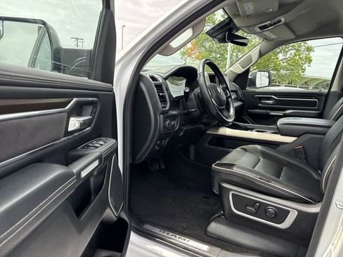 Used 2022 RAM 1500 Laramie AWD/4WD image 19