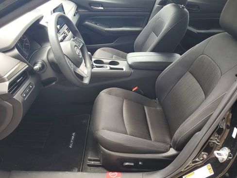 Used 2025 Nissan Altima 2.5 SV FWD image 21