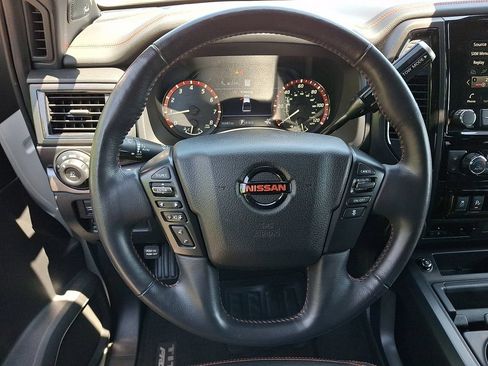 Used 2021 Nissan Titan PRO-4X w/ Pro-4x Convenience Package AWD/4WD image 19