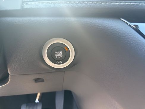New 2026 Chrysler Pacifica Select FWD image 18