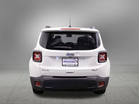 Used 2022 Jeep Renegade Latitude w/ Sun/Sound Group image 5