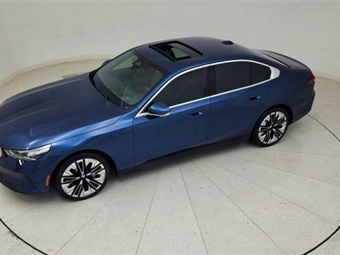 Used 2024 BMW 530i xDrive 530i xDrive w/ Premium Package image 78